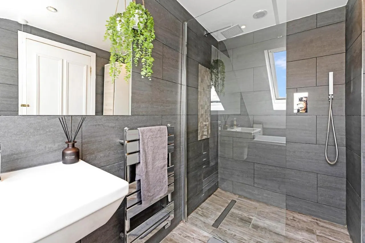 Stunning City Centre Town House City Centre 0*, Edinburgh Birleşik Krallık