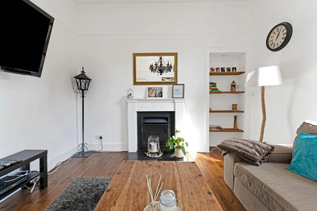 Stunning City Centre Town House City Centre 0*, Edinburgh Birleşik Krallık